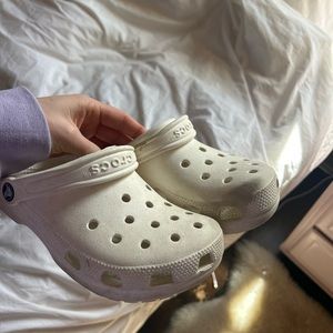 Women’s crocs